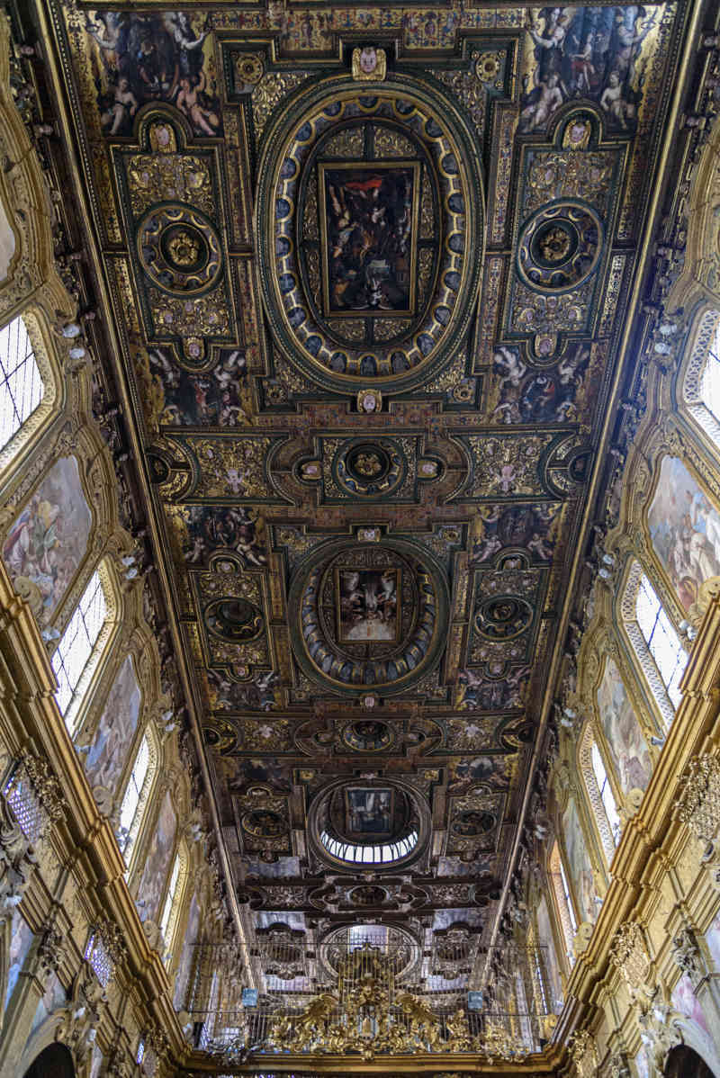 115 - Italia - Nápoles - complejo conventual de San Gregorio Armeno.jpg